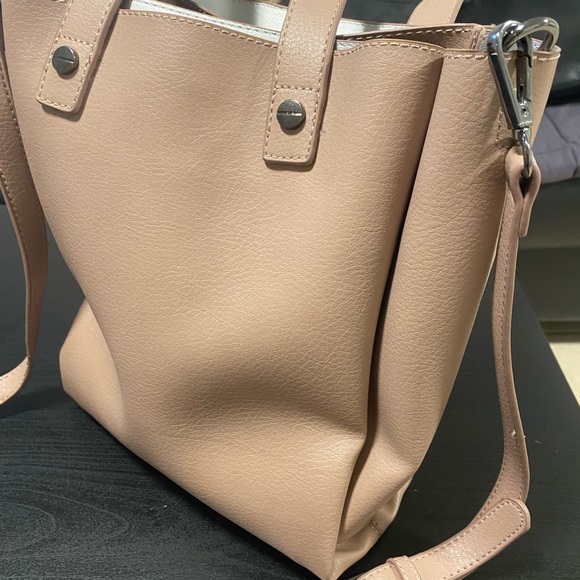 Cute light pink bag! - Picture 6 of 7